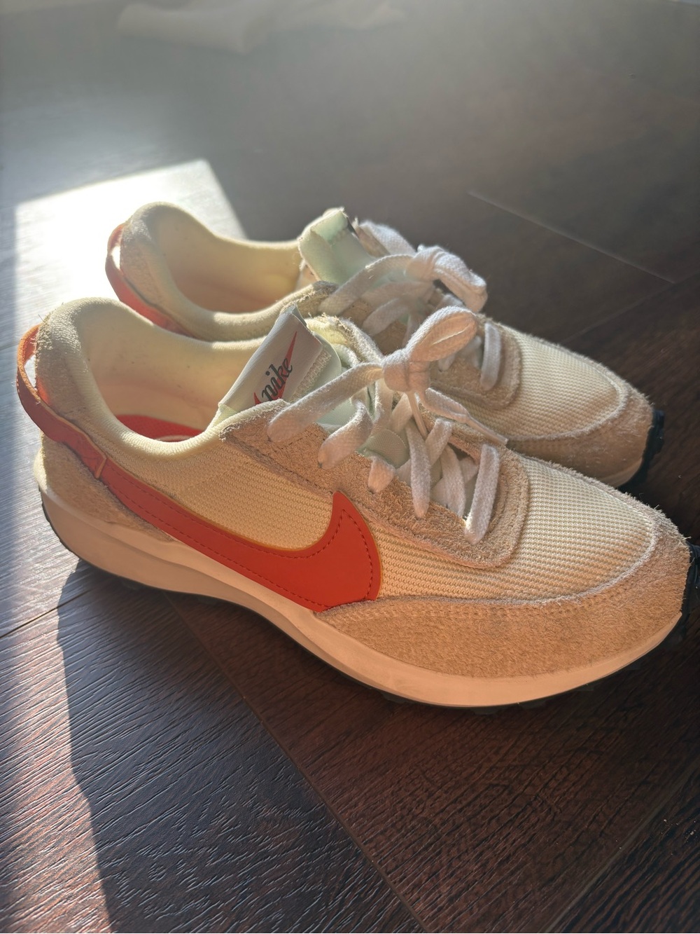 WMNS Nike Waffle Debut Vintage